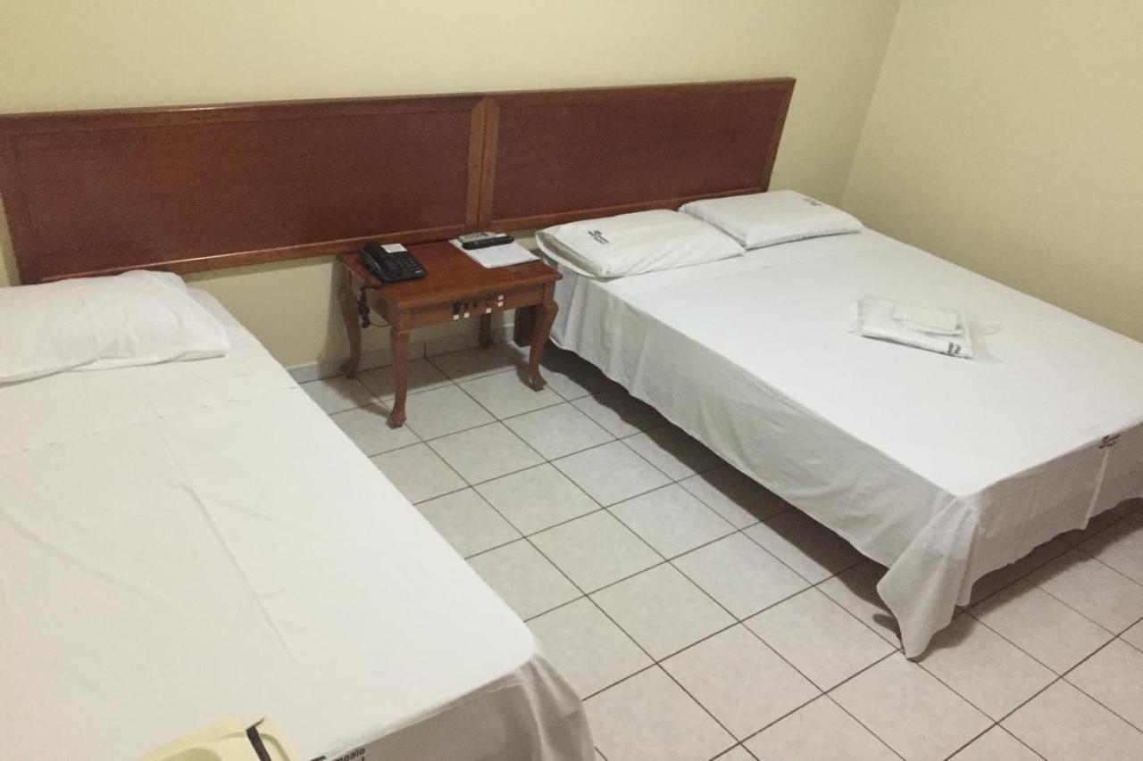 Oyo Hotel Sampaio Itumbiara Luaran gambar